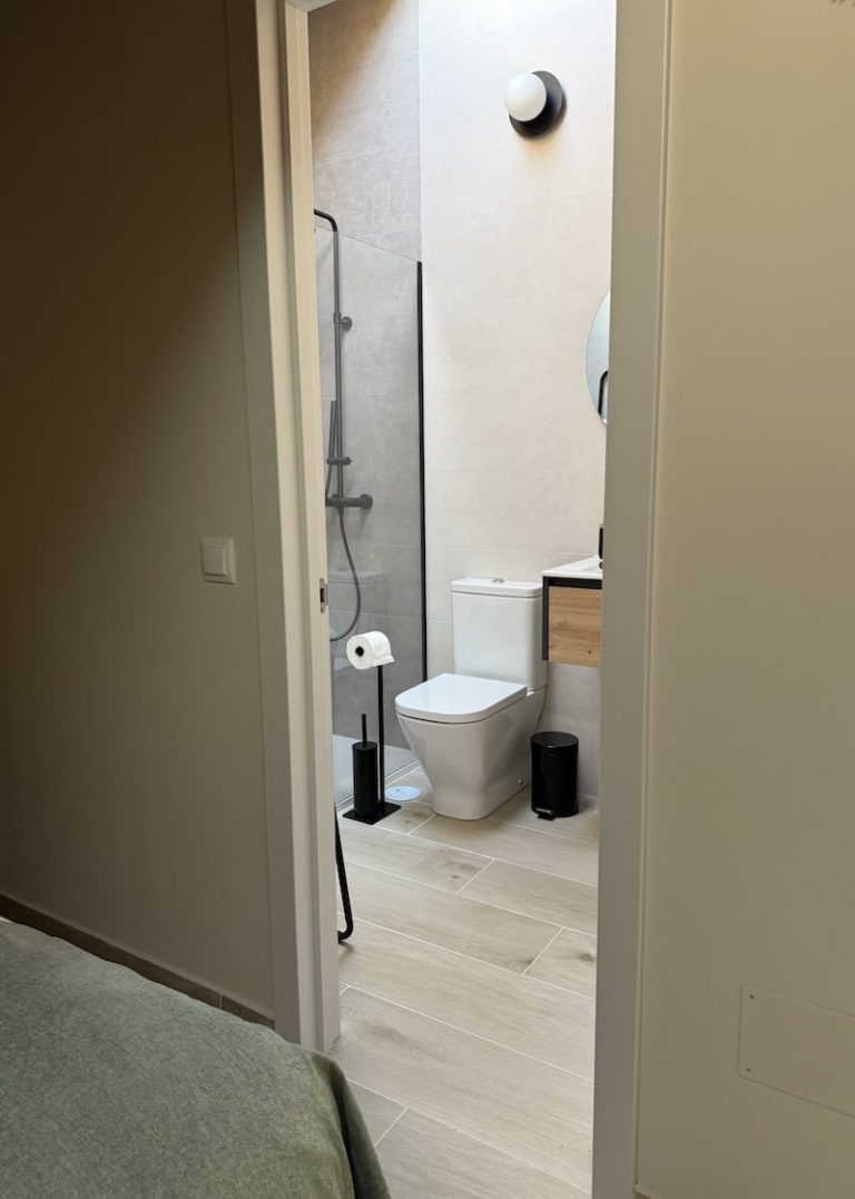 baño-privado-habitacion-doble